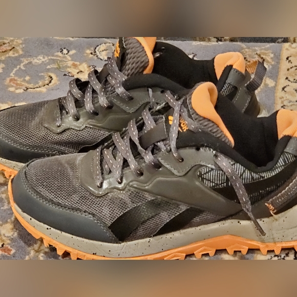 Like New, In Box, Reebok Ortholite Sneakers, Estimated Youth Size 5 or Size 6 - Picture 4 of 7